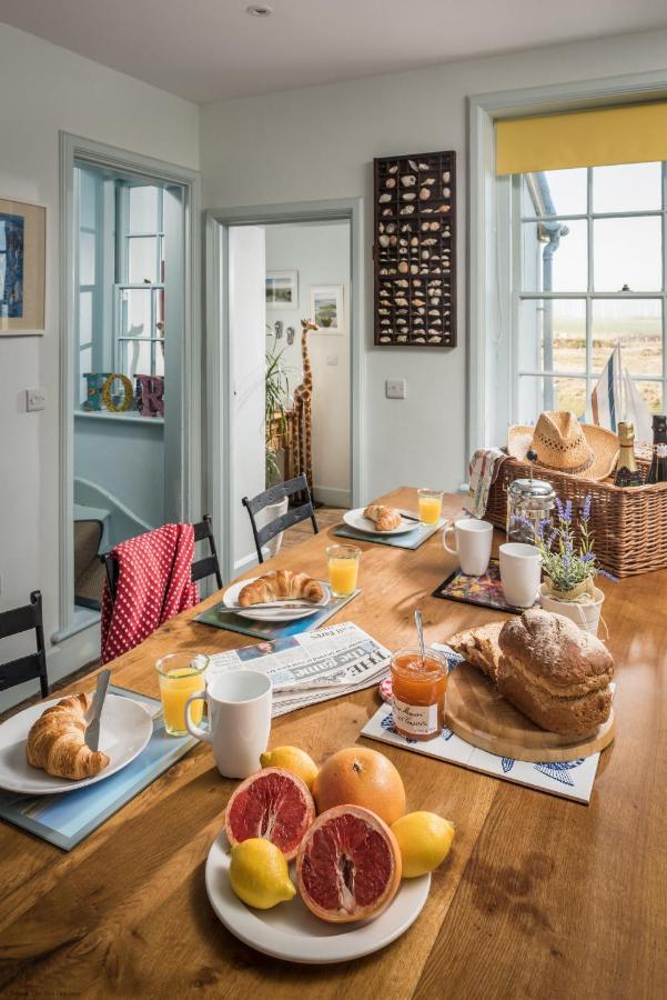Coastguards Beach House Camber Экстерьер фото